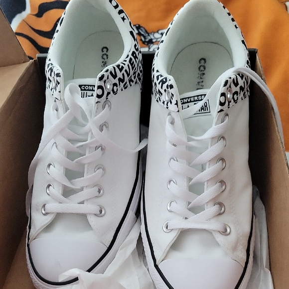 Mens Converse White and Black Patterned Sneakers Worn A Few Times. - Picture 1 of 5